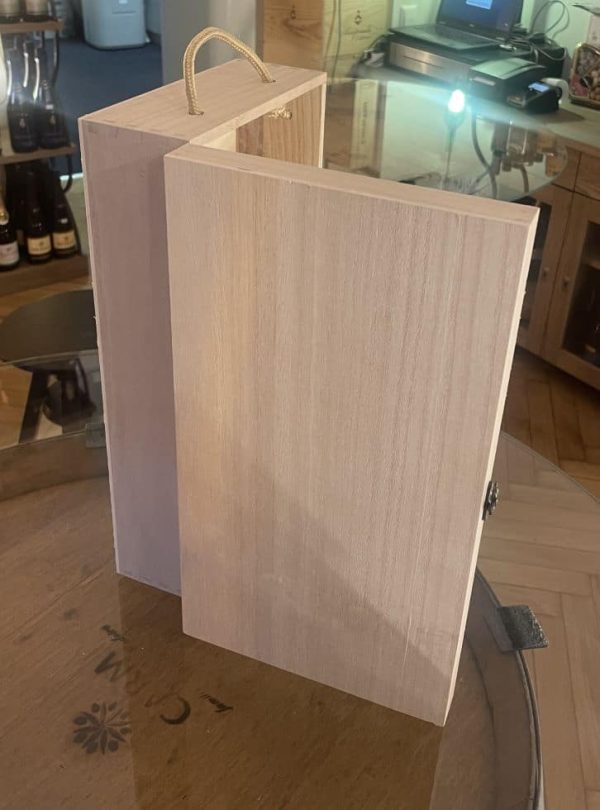 medinė vyno dėžutė